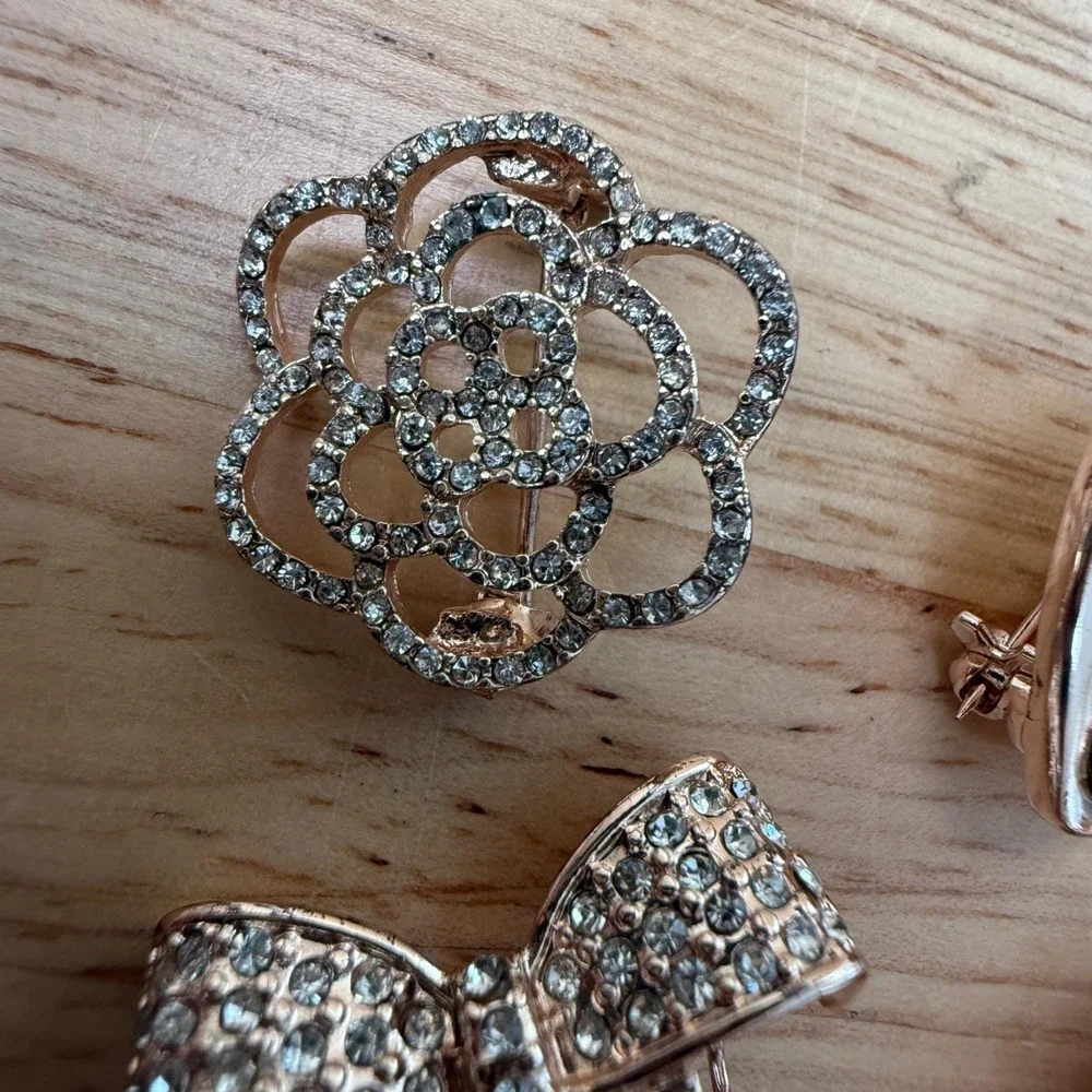 Y2K Coquette Rhinestone Glam Heart Bee Bow Rose Brooch‎ Lot of 4 from Guess